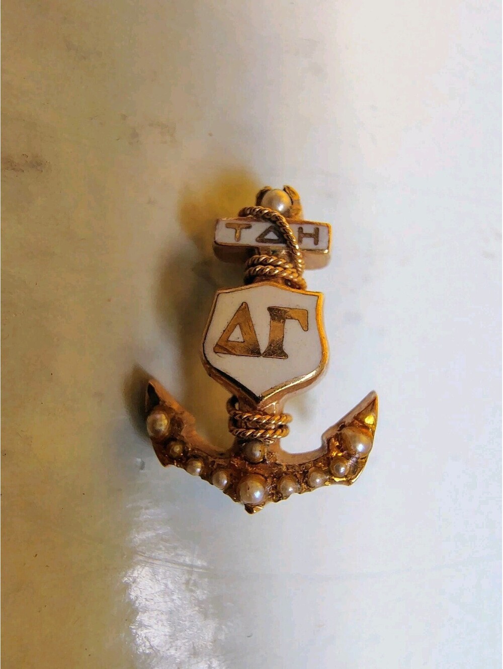 Vintage 1973 Balfour 10K Gold Delta Gamma Sorority Anchor Pin Pearl Badge Delta